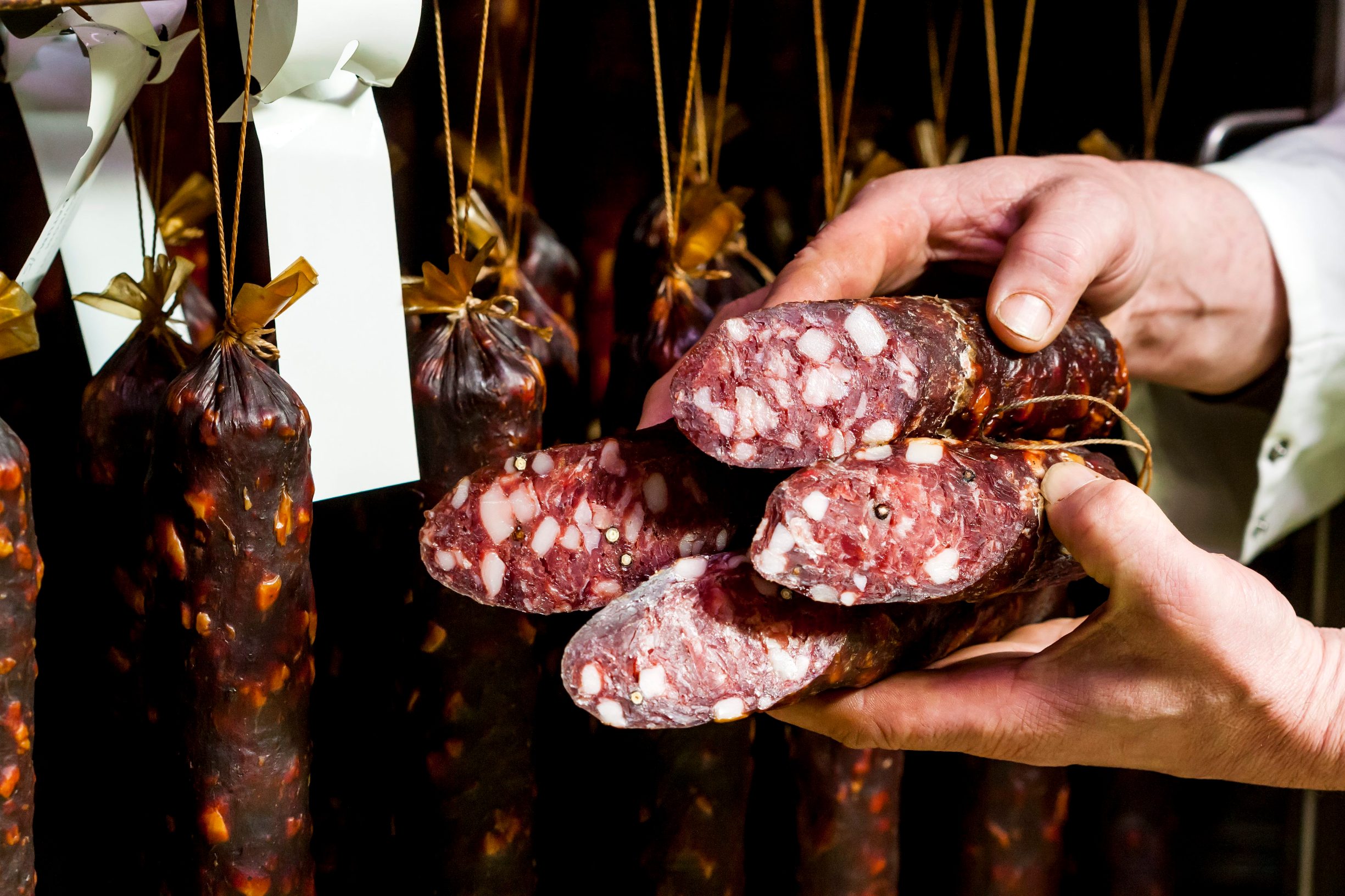Kladje, Samobor, 190319.
Reportaza o proizvodjacima salama pred Samoborsku salamijadu.
Na fotografiji: salame Ivana Ice Kupresa.
Foto: Tomislav Kristo / CROPIX